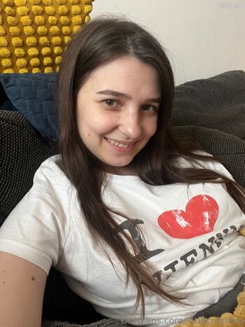 Little Nika aka littlecutenika
