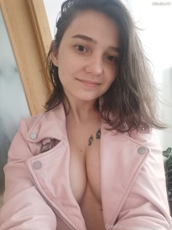 Little Nika aka littlecutenika