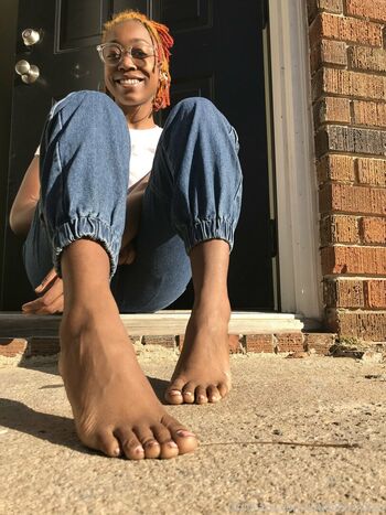littleebonyfeet