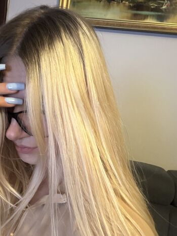 littletinyblonde