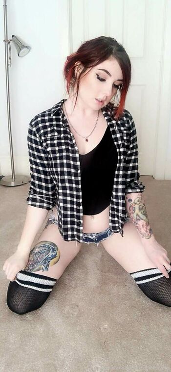 Lizzi Blake