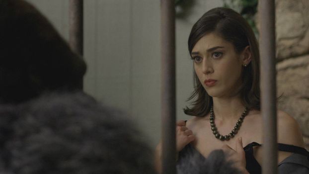 Lizzy Caplan