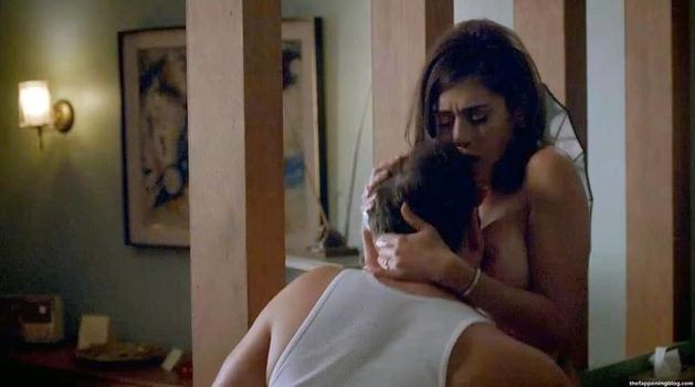 Lizzy Caplan