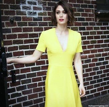 Lizzy Caplan
