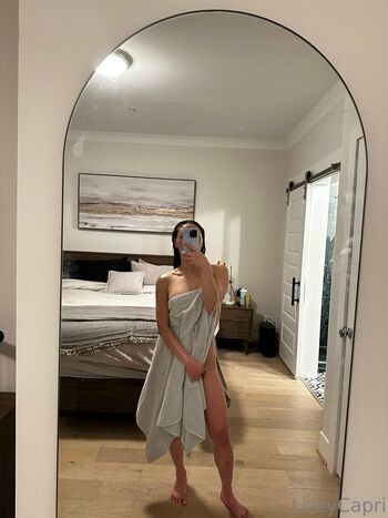 Lizzy Capri
