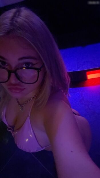 Lizzy_Cherry
