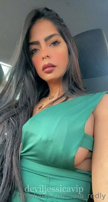 lola_redly