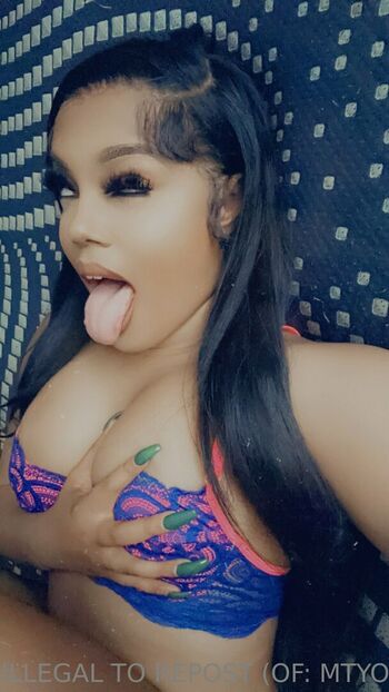 Lola Teases