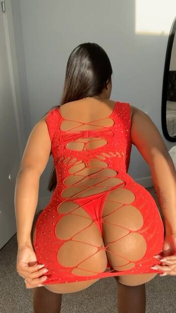 Lorena Almeida