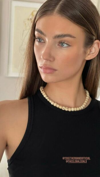 Lorena Rae