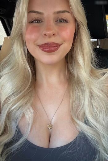 Lucia Leona