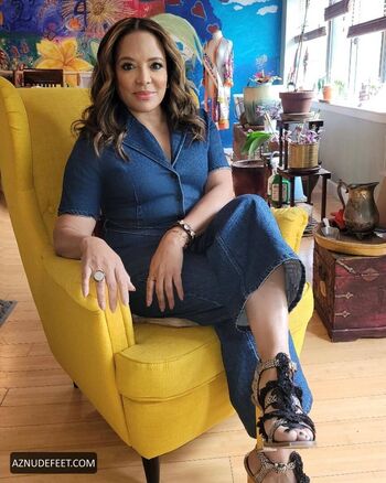 Luna Lauren Velez