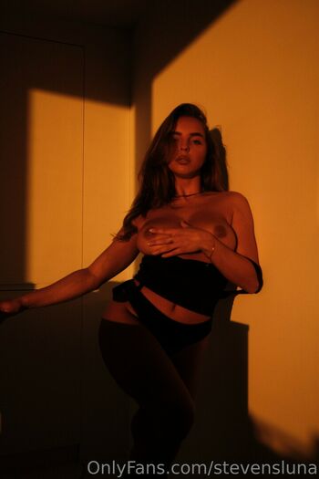 Luna Stevens