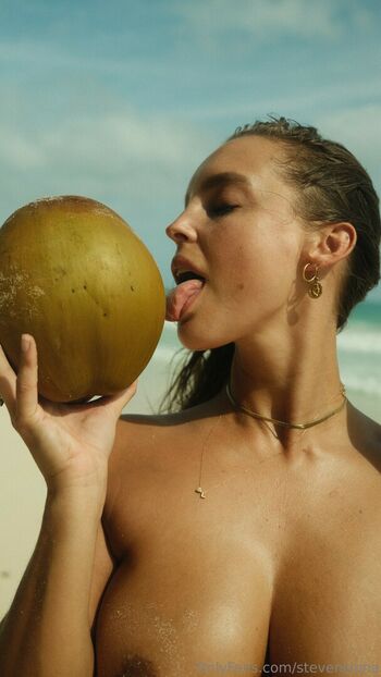 Luna Stevens