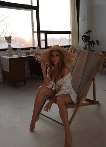 Luxury Girl