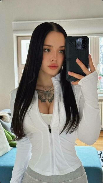 lyna_com