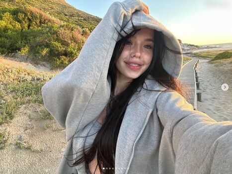lyna_com2000