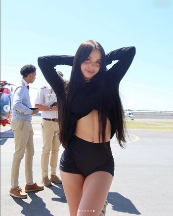 lyna_com2000