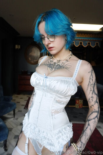 Lyra Crow
