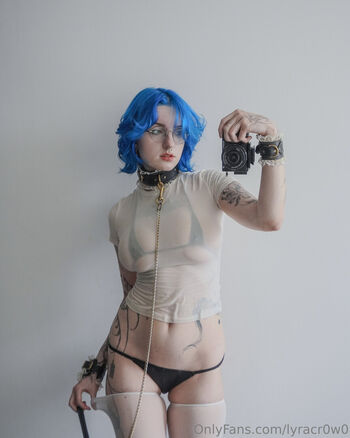 Lyra Crow