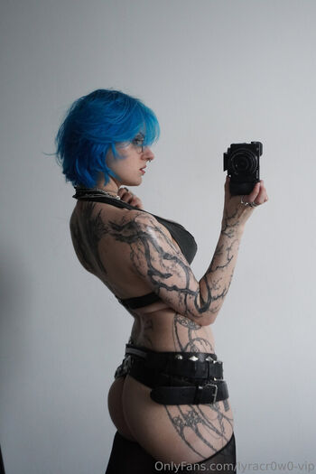 Lyra Crow