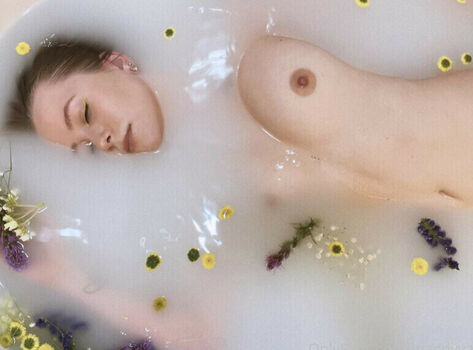 Maddy Vae