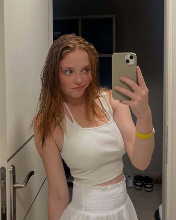 Madeleine_b123