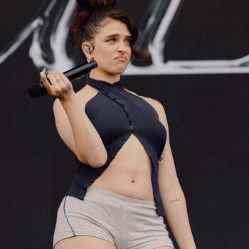 Mae Muller