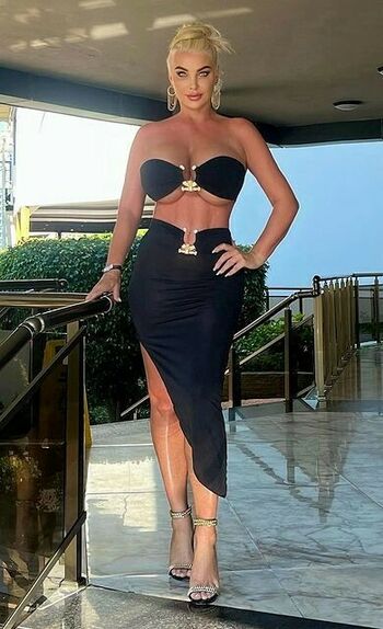 Mandity Izabella