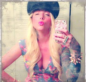Maria Brink