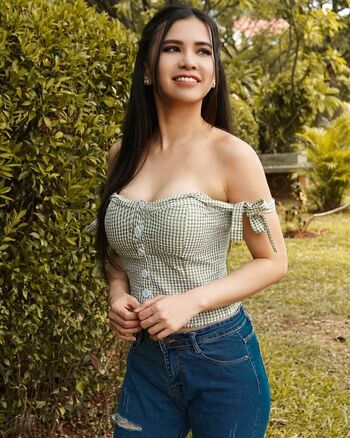 Maria Vania