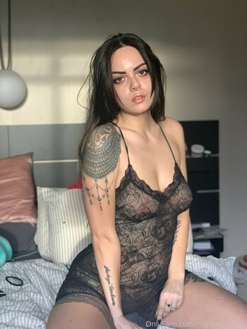 maxine_online