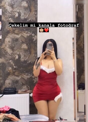 Melek Azad