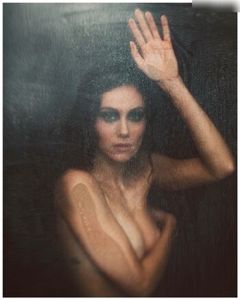 Mia C. Bell / Mia Larelle