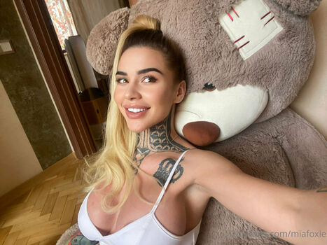 mia_foxybae
