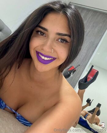 mia_lopez69