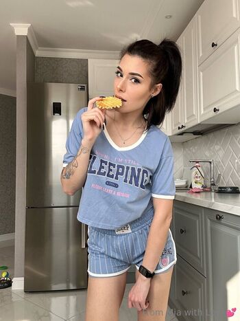 mia_moonn