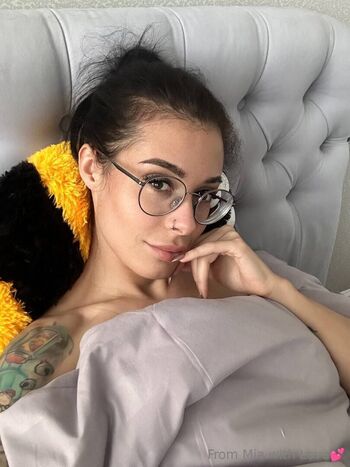 mia_moonn