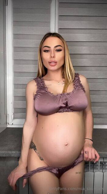 mia_saunders