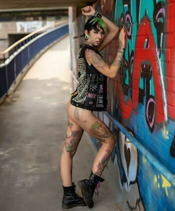 micky009