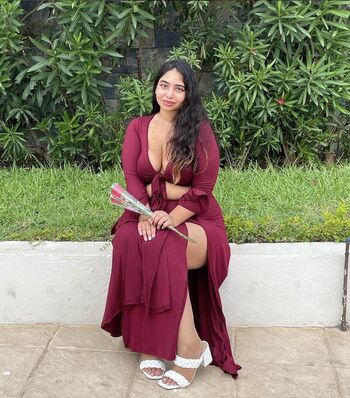 Middle Eastern And Desi Twerking