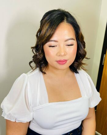midsizeasianqueen