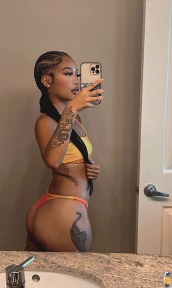 mikaadenise