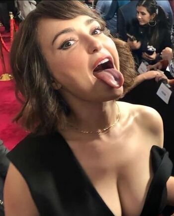 Mila Vayntrub