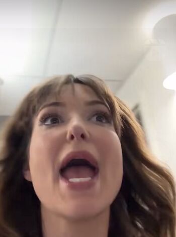 Milana Vayntrub