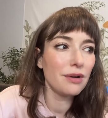Milana Vayntrub