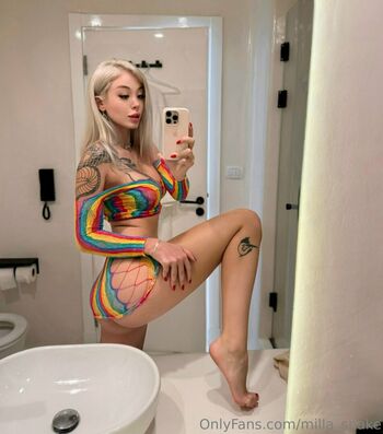milla_snake