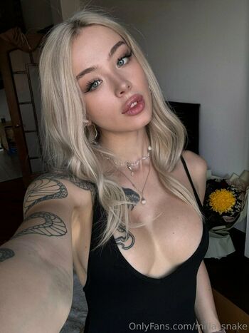 milla_snake