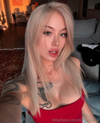milla_snake