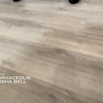 Mimi Curvaceous